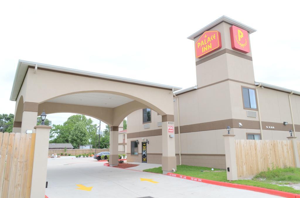 Palace Inn Sam Houston Race Park Bagian luar foto