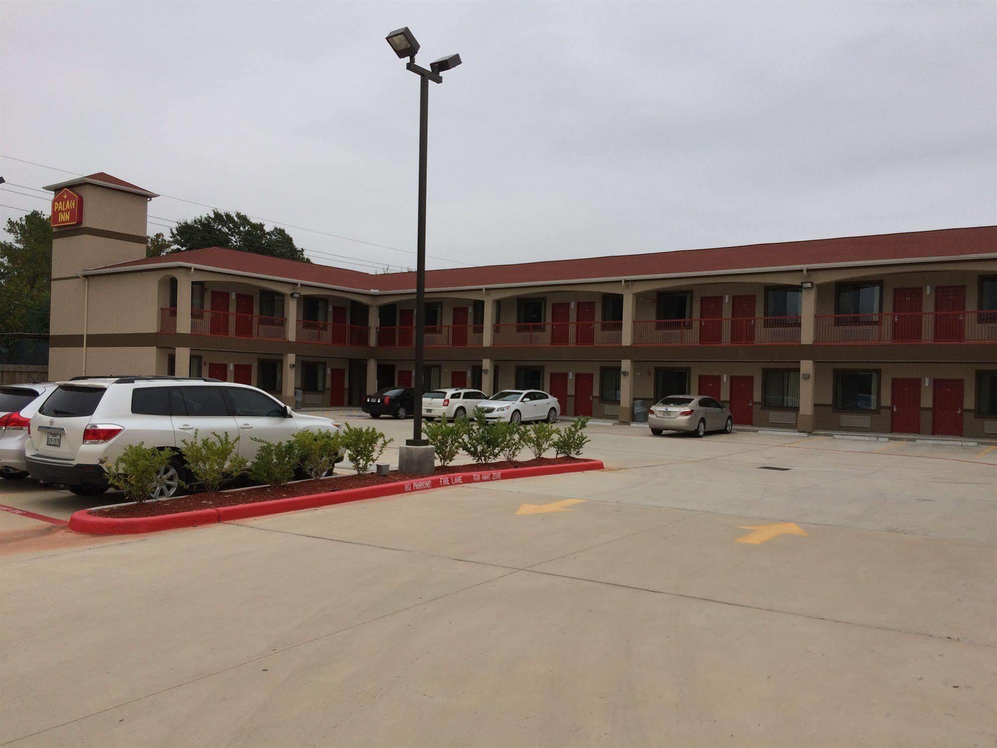 Palace Inn Sam Houston Race Park Bagian luar foto