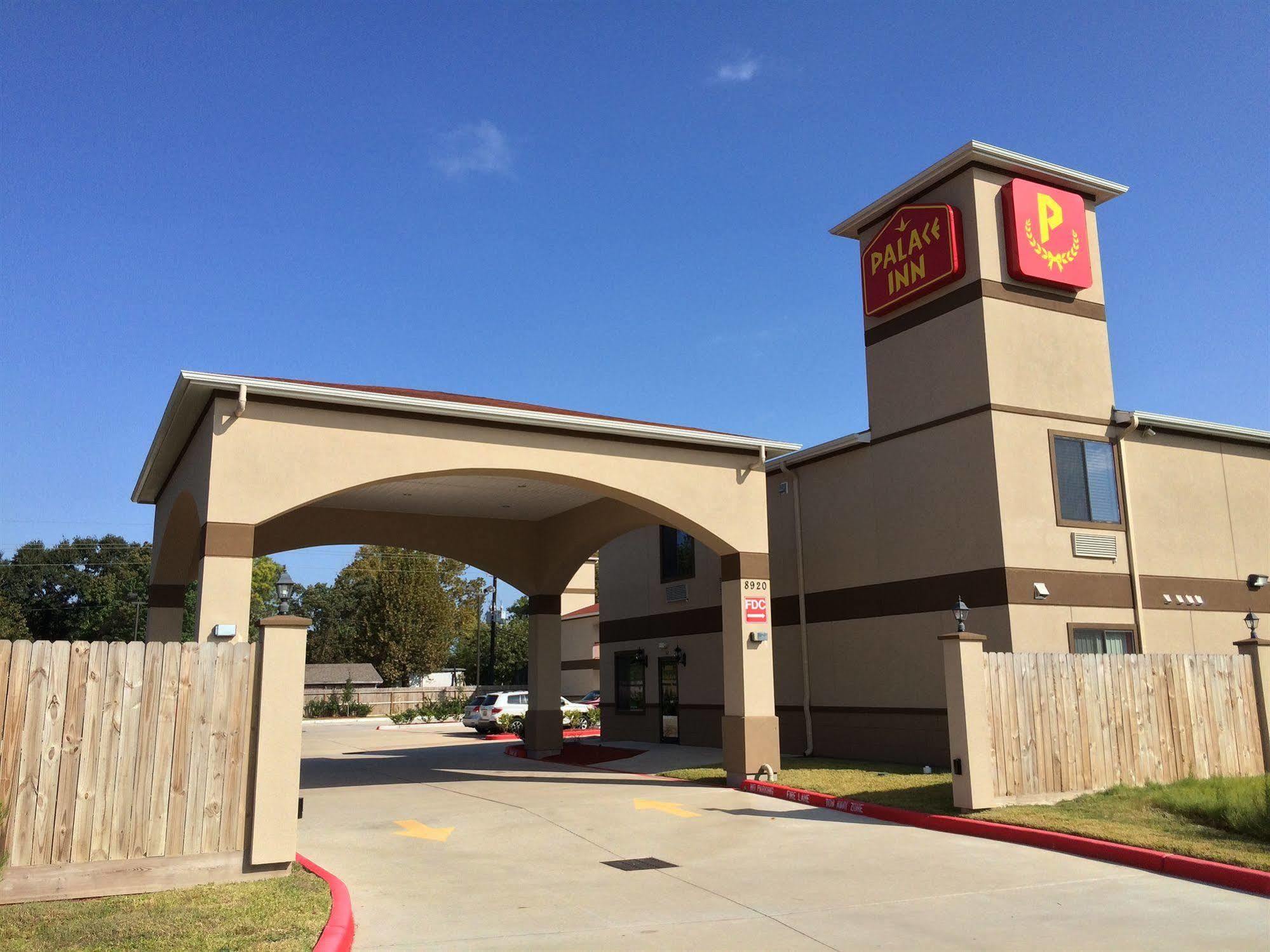 Palace Inn Sam Houston Race Park Bagian luar foto